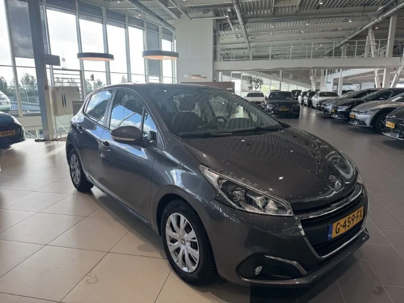 Peugeot 208 (2019) — foto 1