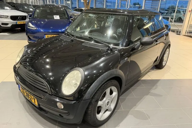 MINI One (2004)