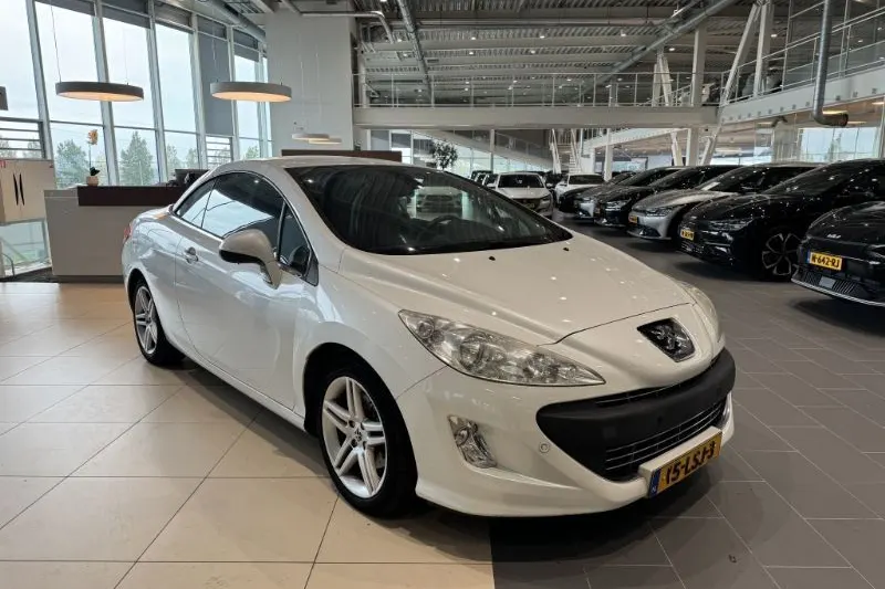 Peugeot 308 (2010)