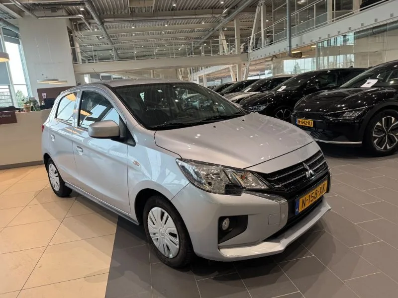 Mitsubishi Space Star (2022) — foto 1