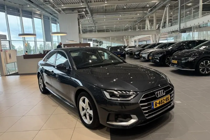 Audi A4 (2022)