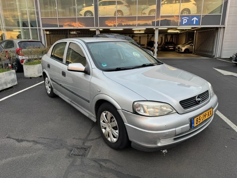Opel Astra (2002) — foto 1