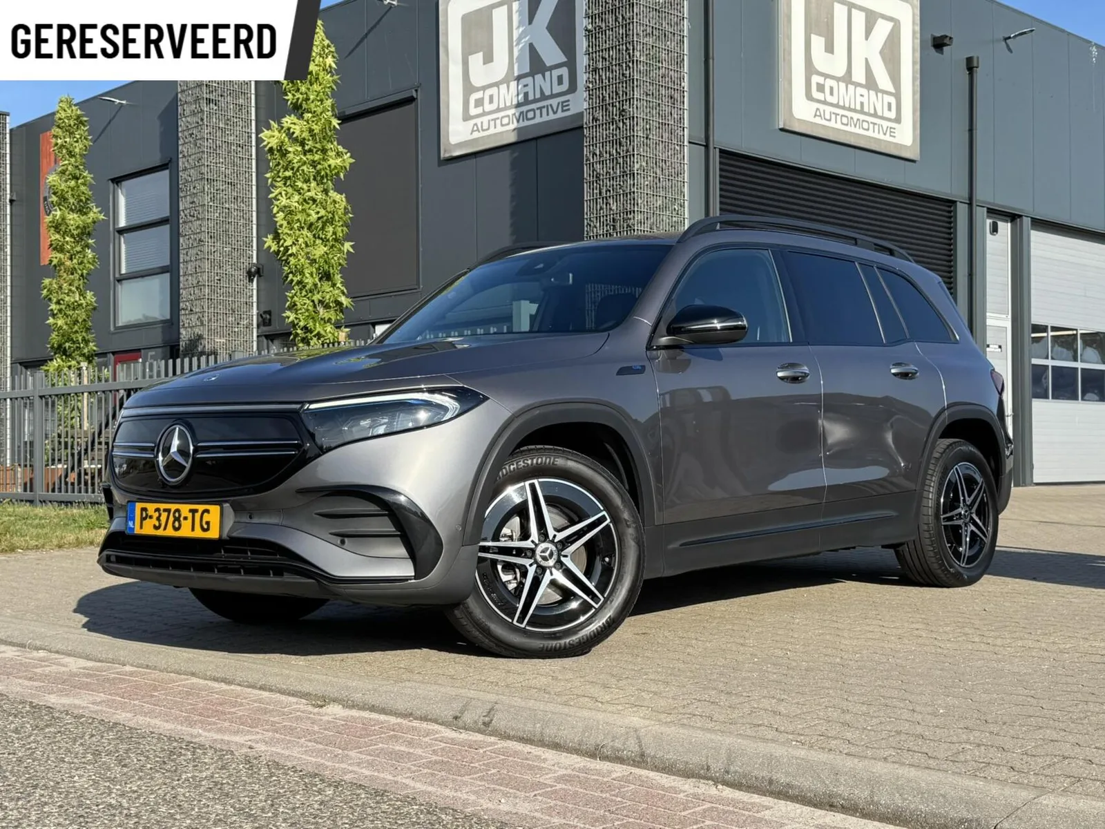 Mercedes-Benz EQB (2022) — foto 1