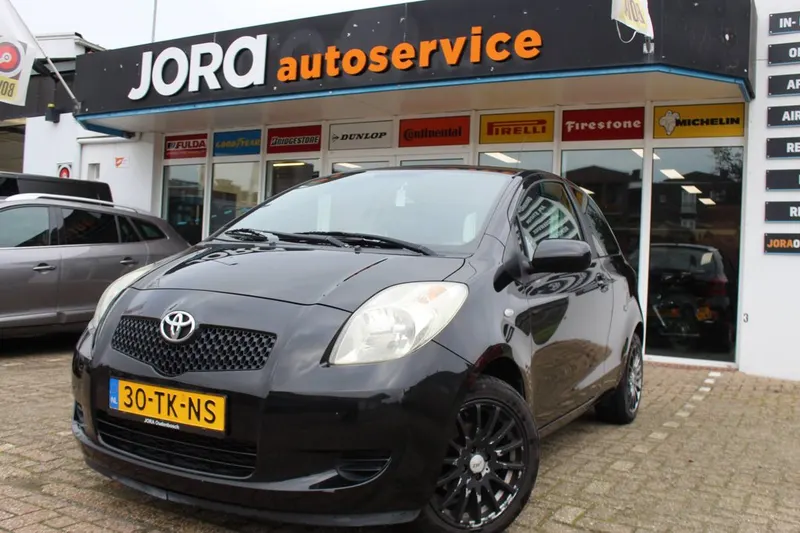 Toyota Yaris (2006)