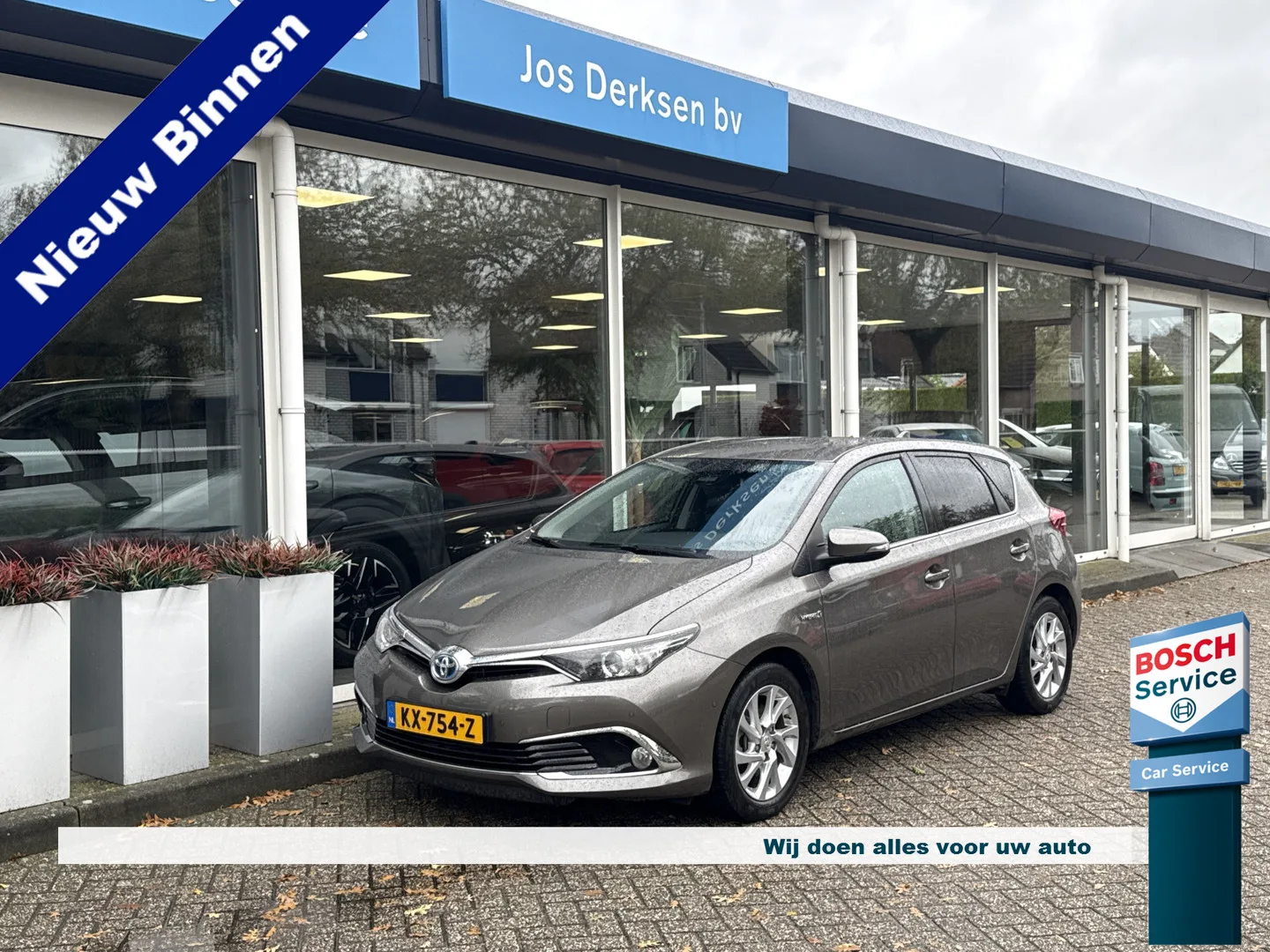 Toyota Auris (2016) — foto 1