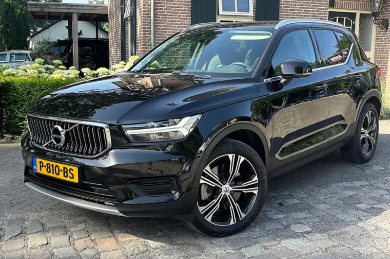Volvo XC40 (2022)