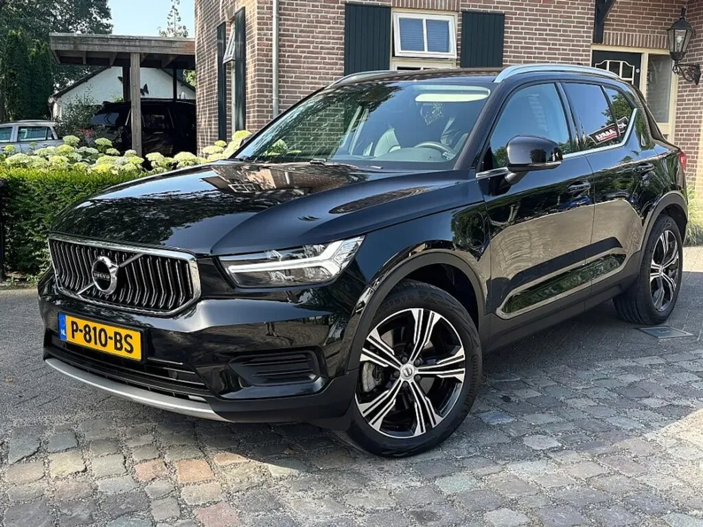 Volvo XC40 (2022) — foto 1