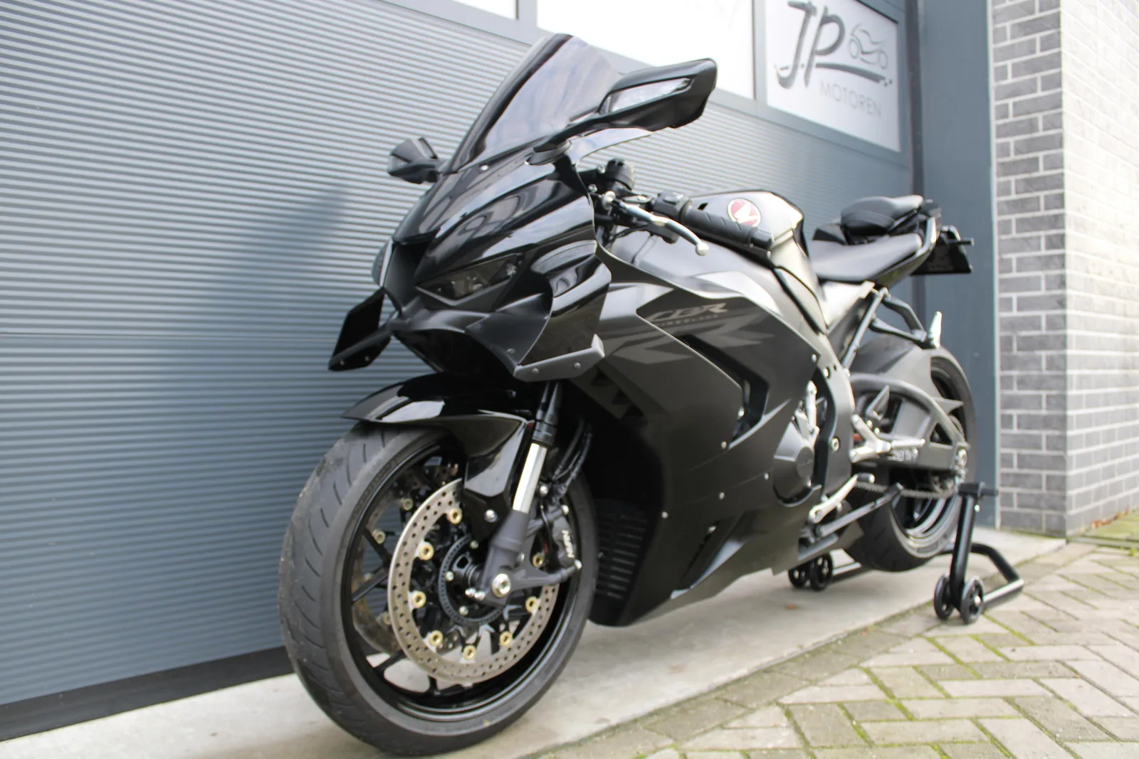 Honda CBR 1000 RR R Fireblade (2022) — foto 1