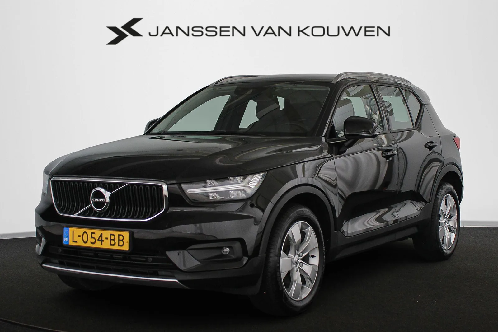 Volvo XC40 (2021) — foto 1