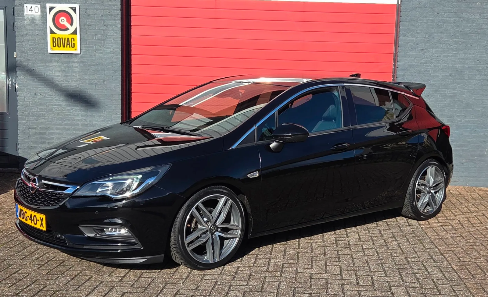 Opel Astra (2017) — foto 1