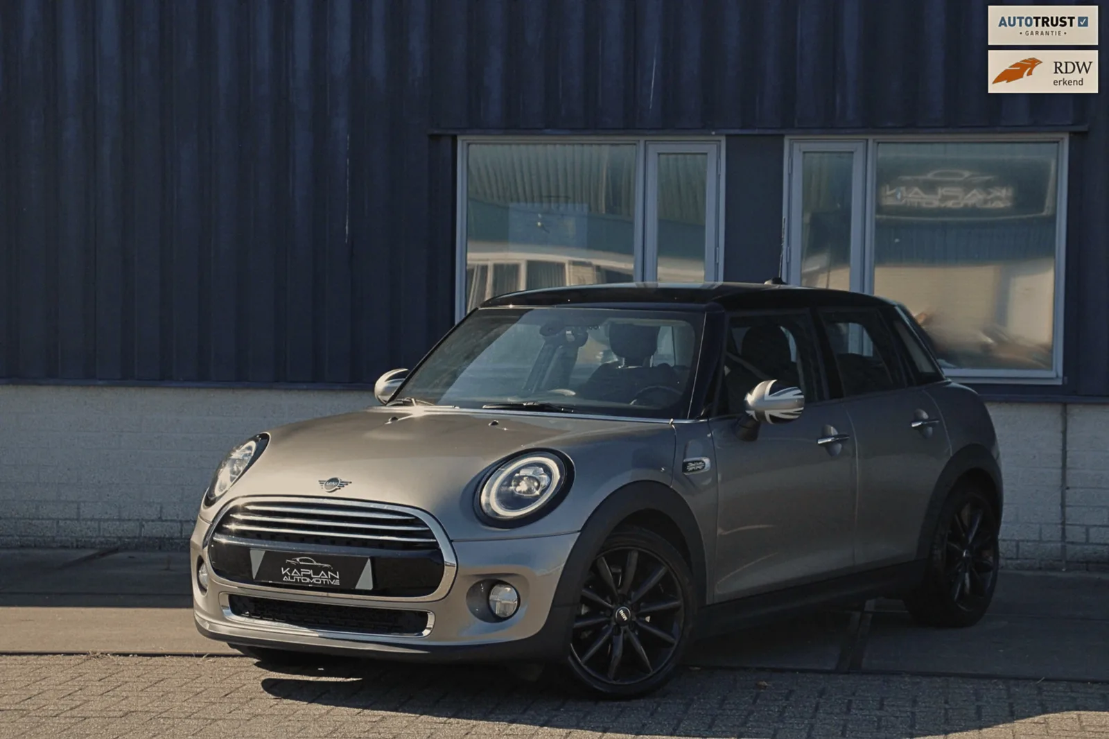 MINI Cooper (2018) — foto 1