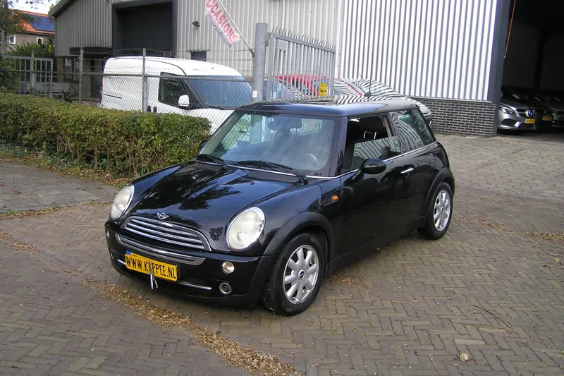 MINI One (2004)