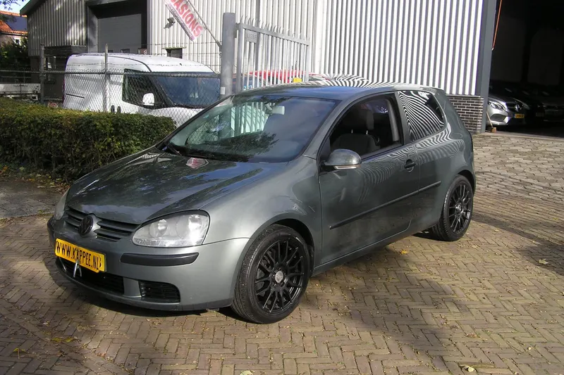 Volkswagen Golf (2004)