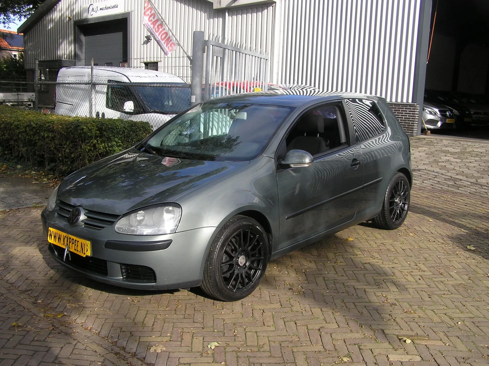 Volkswagen Golf (2004) — foto 1