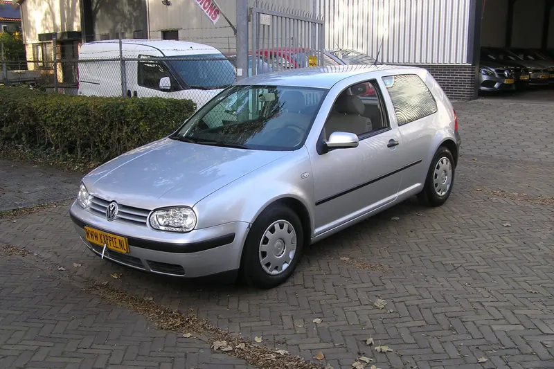 Volkswagen Golf (2000)