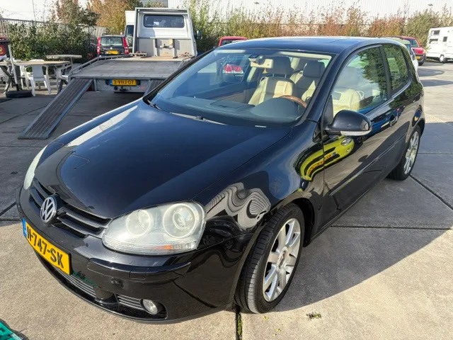Volkswagen Golf (2004) — foto 1
