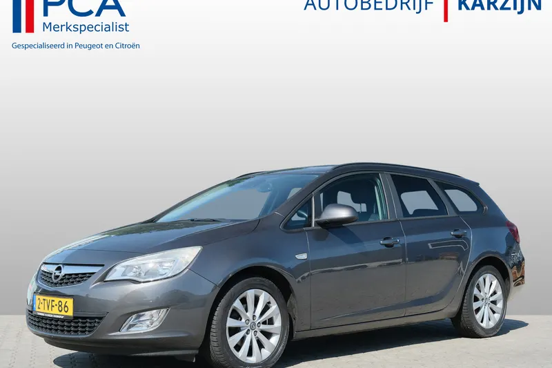 Opel Astra (2011)