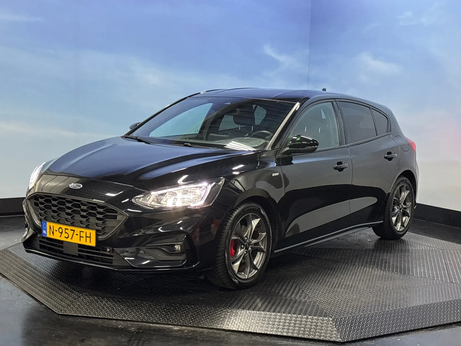 Ford Focus (2021) — foto 1