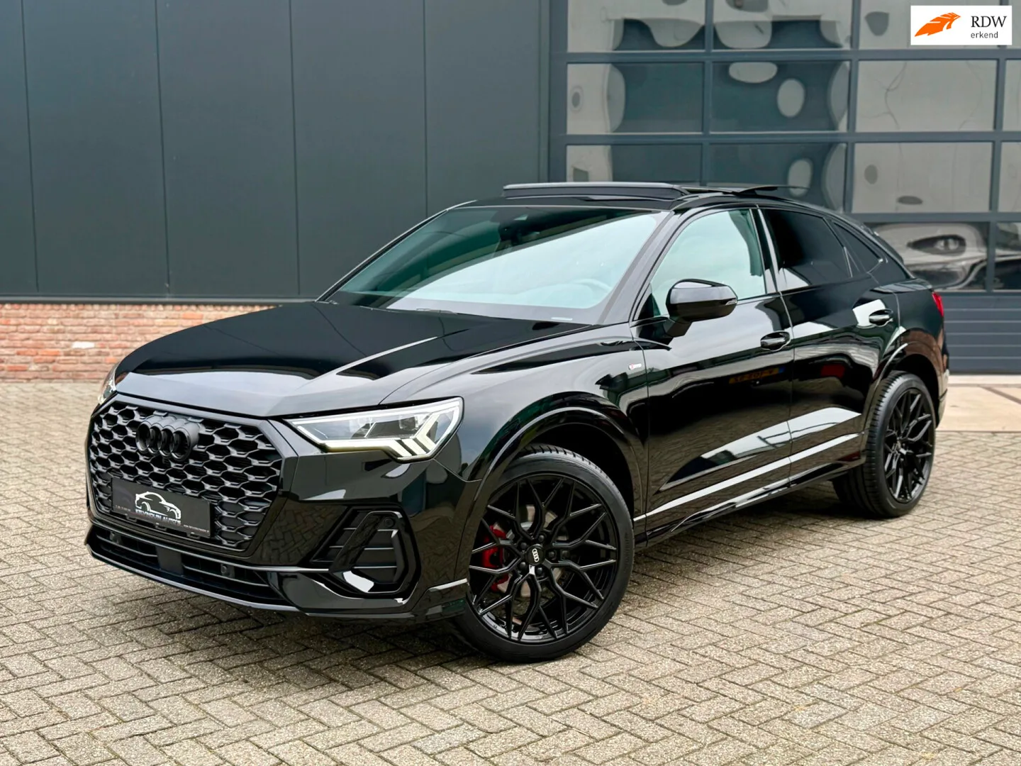 Audi Q3 Sportback (2024) — foto 1