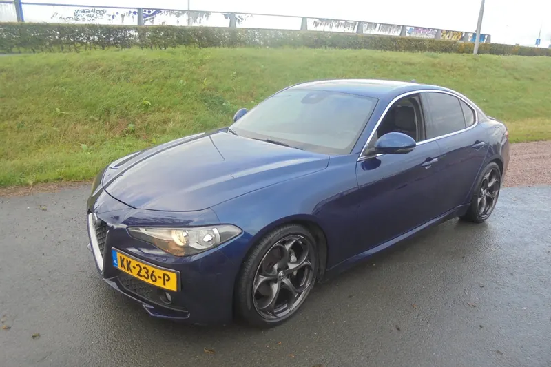 Alfa Romeo Giulia (2016)