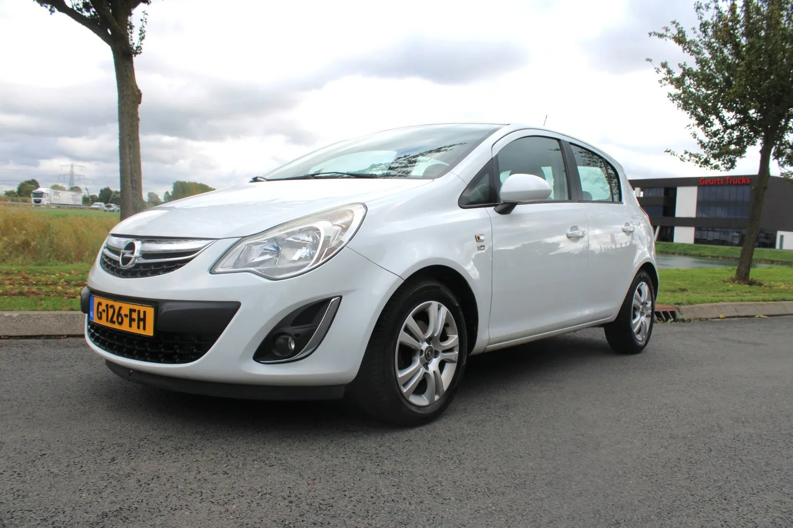 Opel Corsa (2013) — foto 1