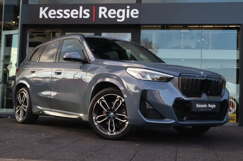 BMW iX1 (2023)