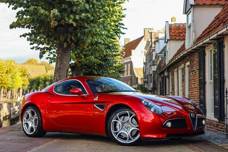 Alfa Romeo 8C (2008)