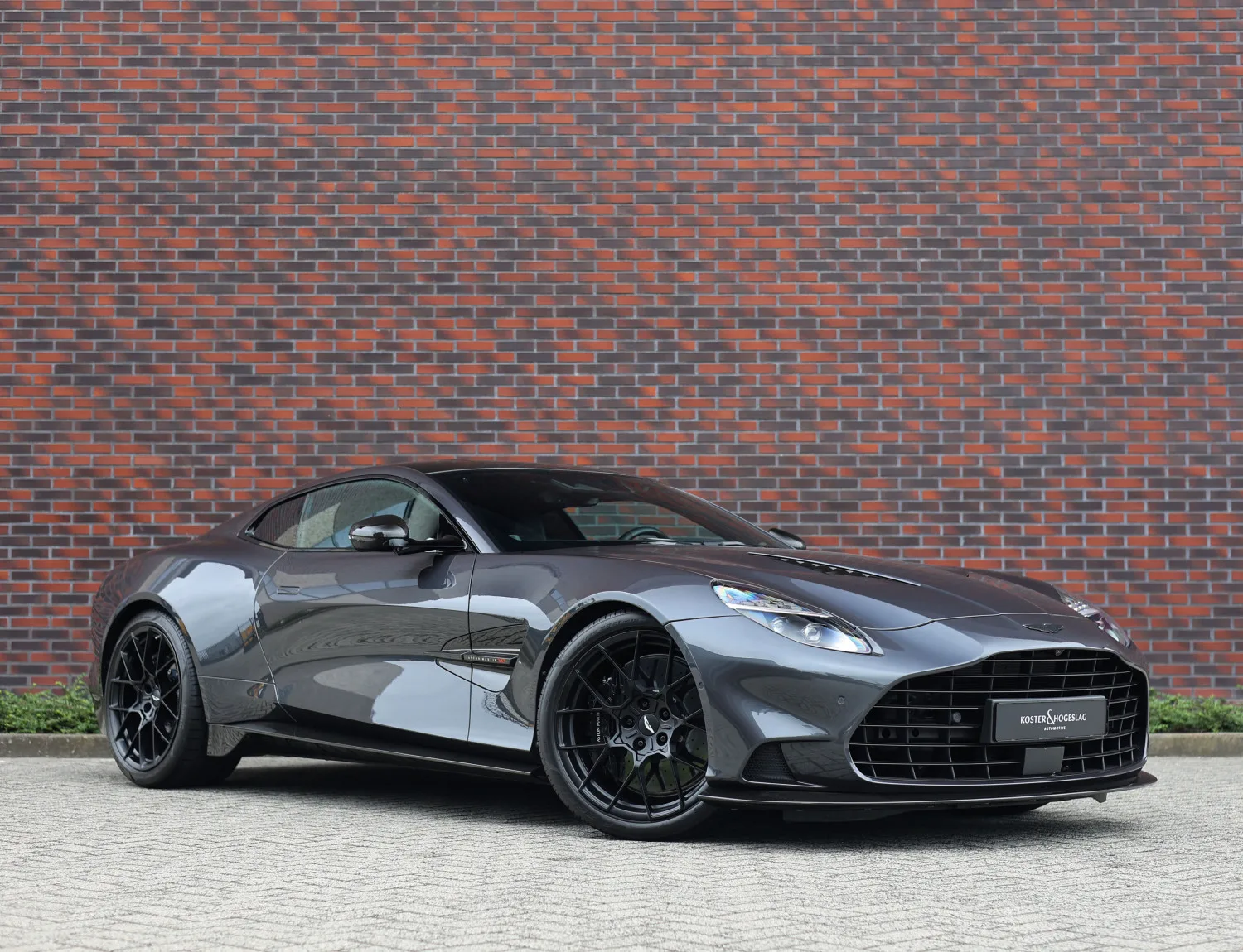 Aston Martin Vanquish (2024) — foto 1