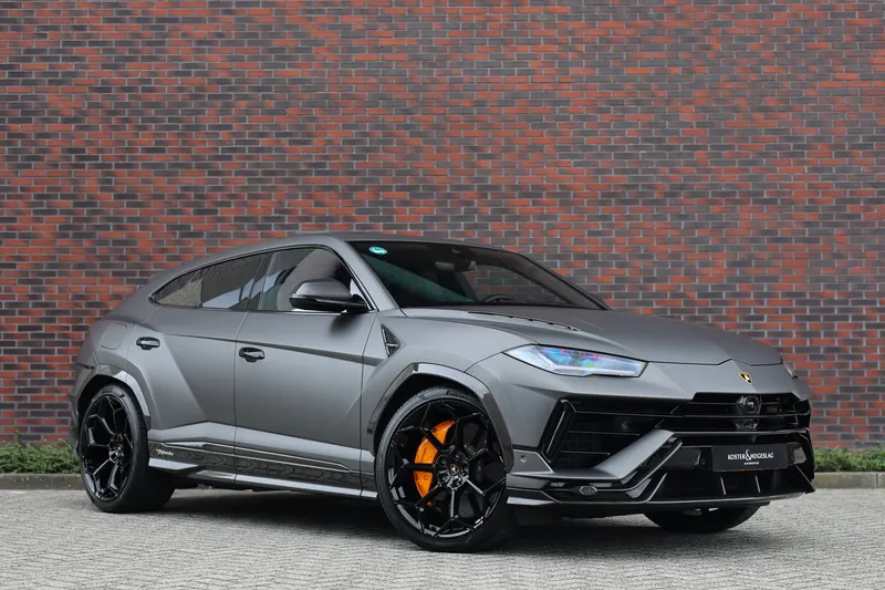 Lamborghini Urus (2023)