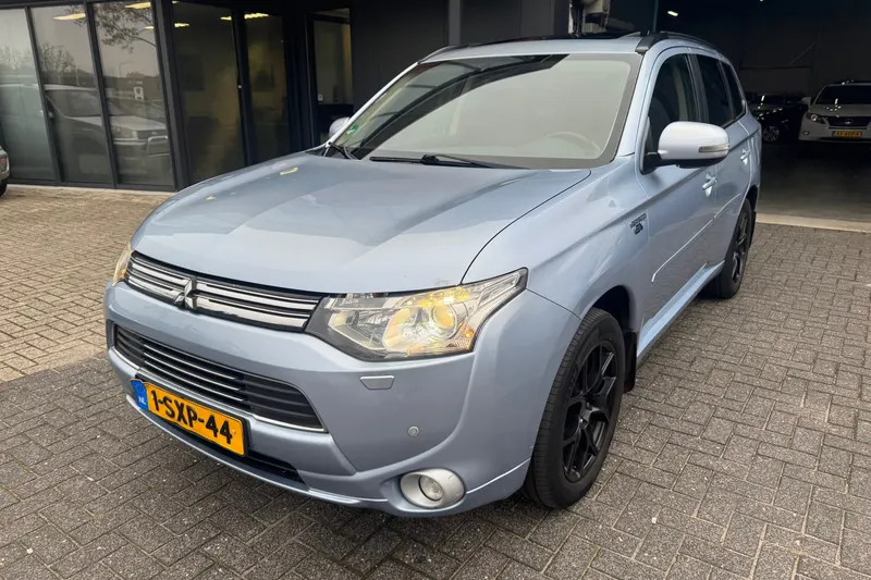 Mitsubishi Outlander (2013)