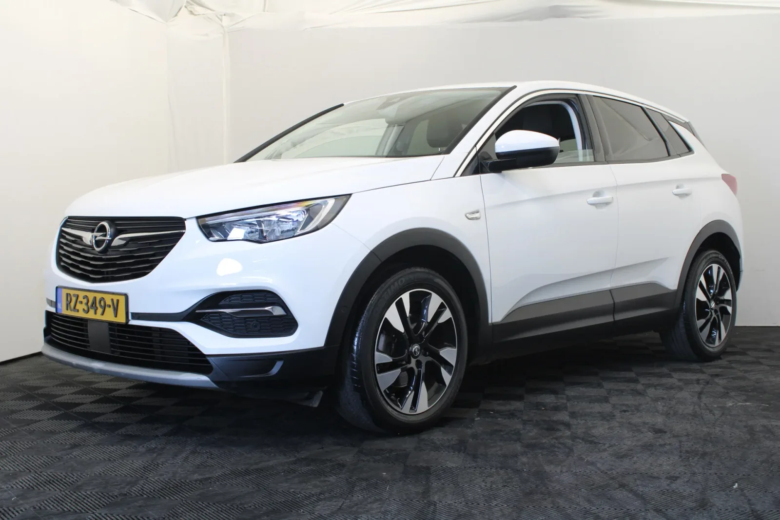 Opel Grandland (2018) — foto 1