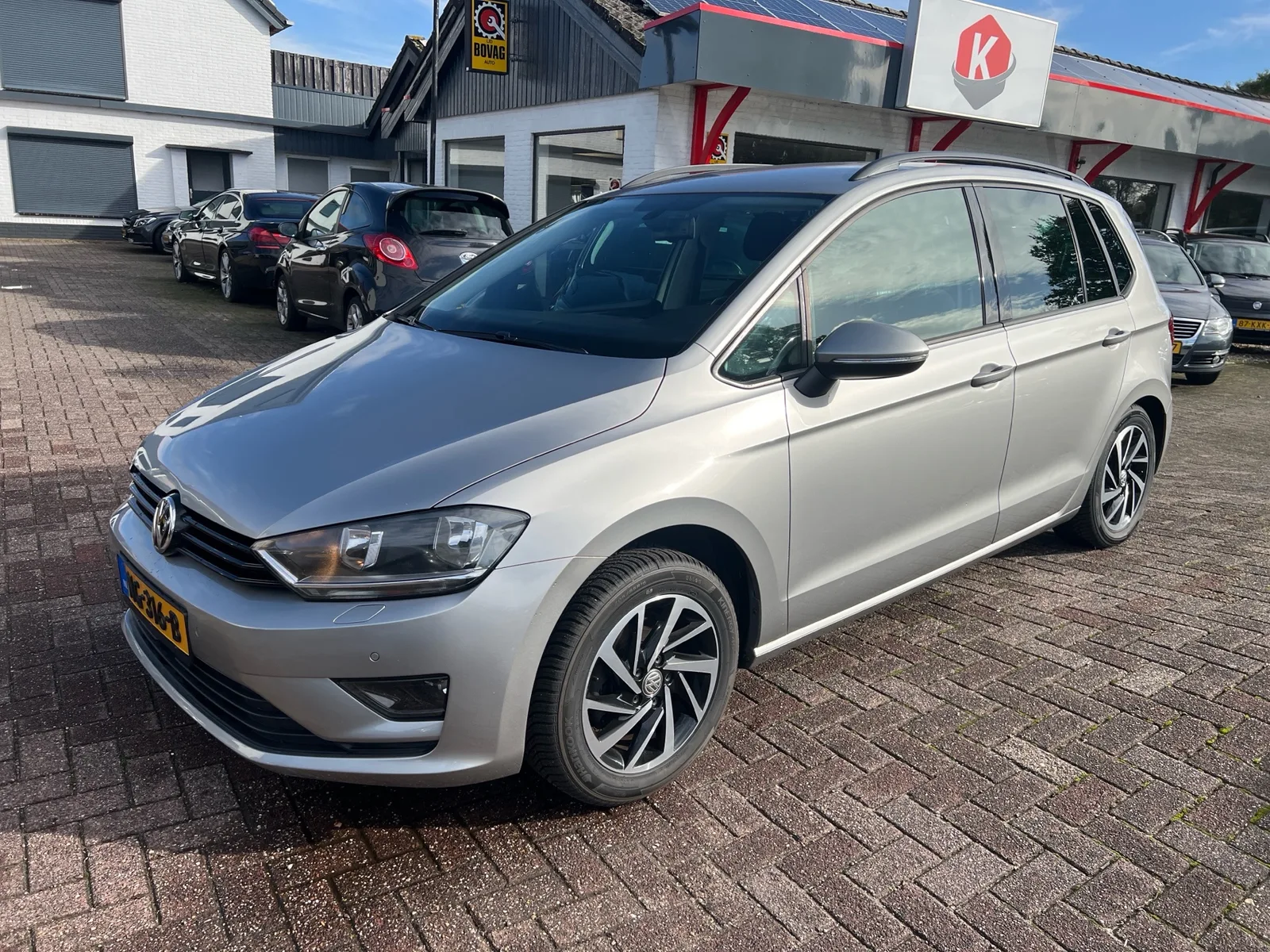 Volkswagen Golf Sportsvan (2015) — foto 1