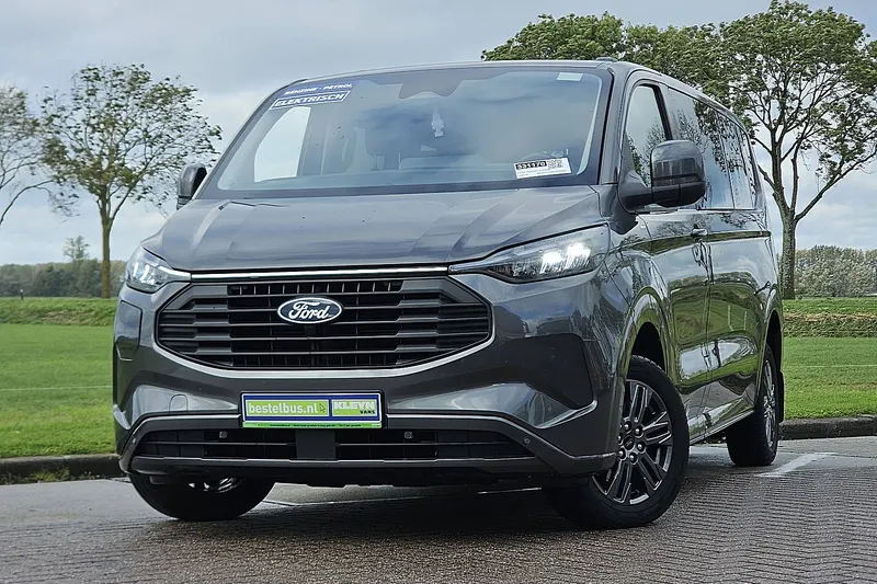Ford Transit Custom (2025)