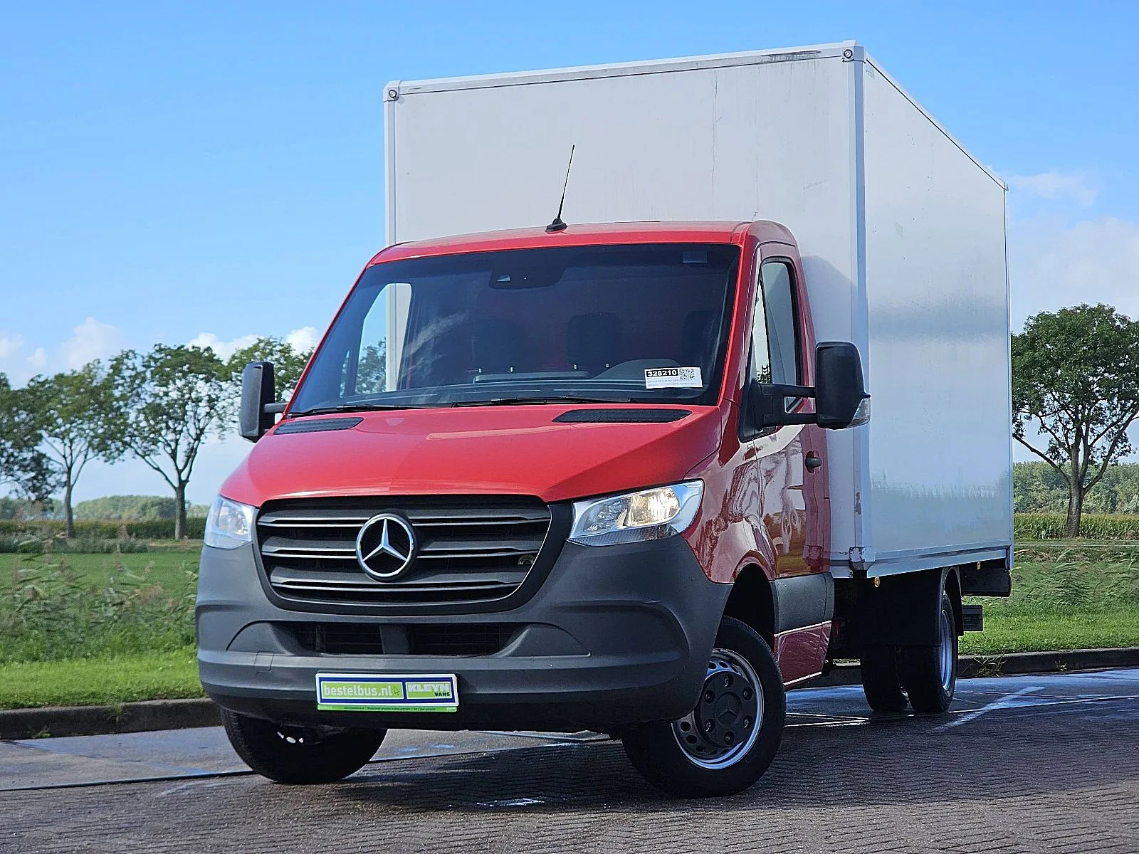 Mercedes-Benz Sprinter (2023) — foto 1