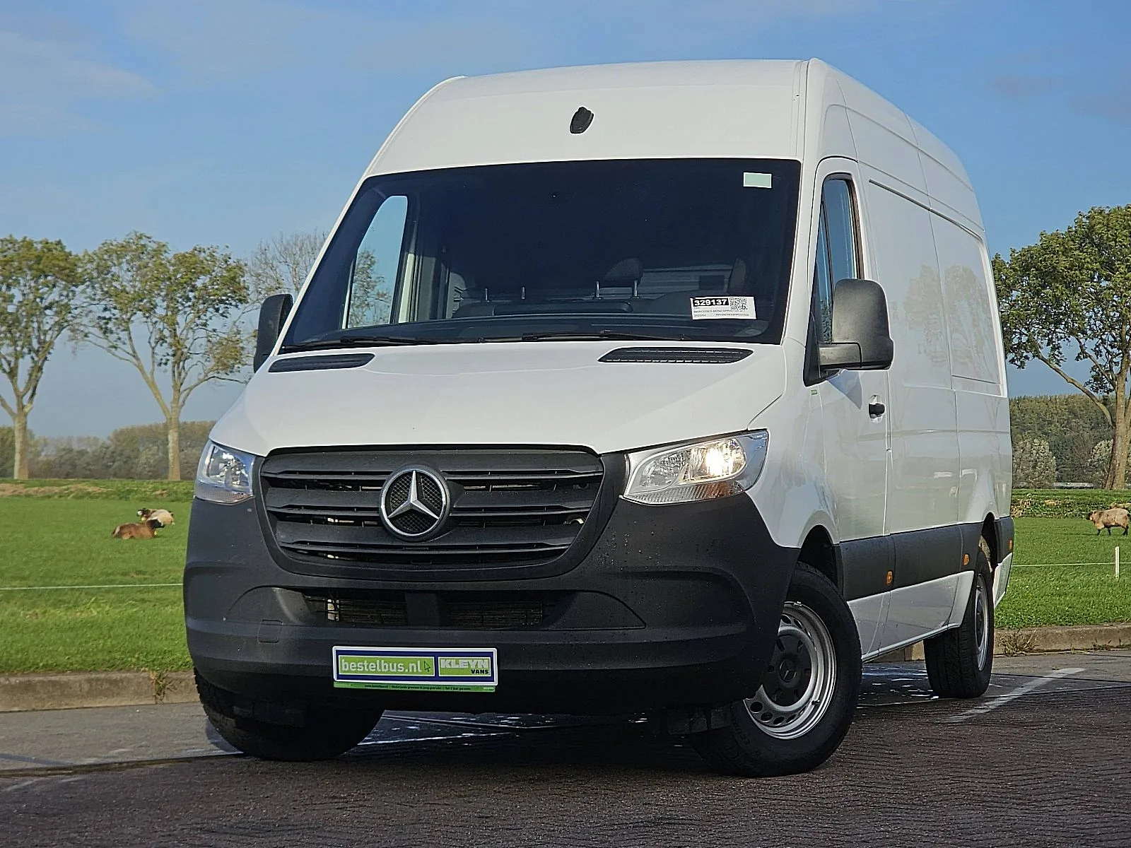 Mercedes-Benz Sprinter (2023) — foto 1