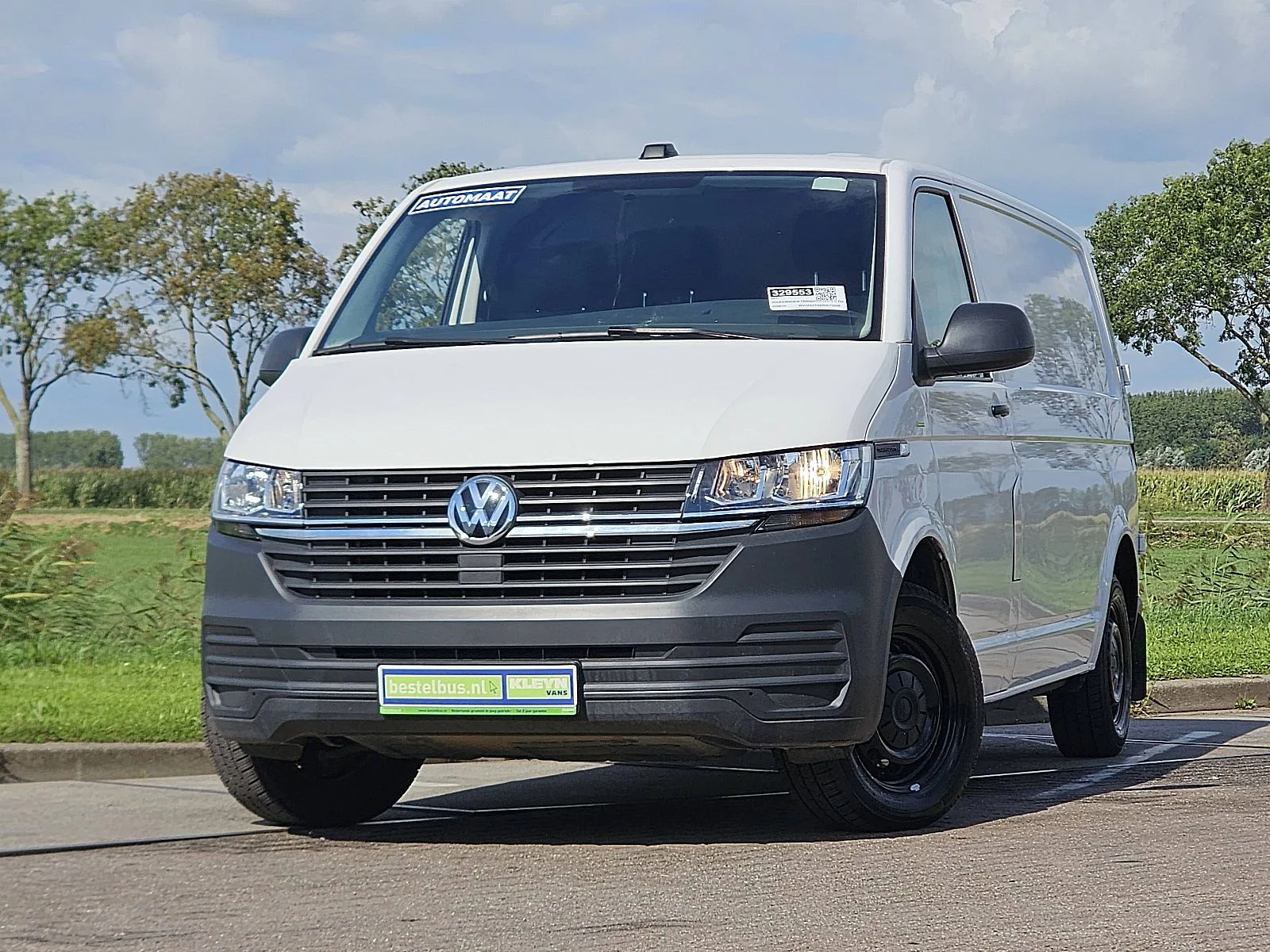 Volkswagen Transporter (2024) — foto 1