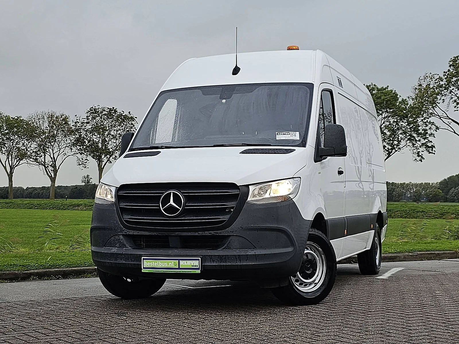 Mercedes-Benz Sprinter (2022) — foto 1