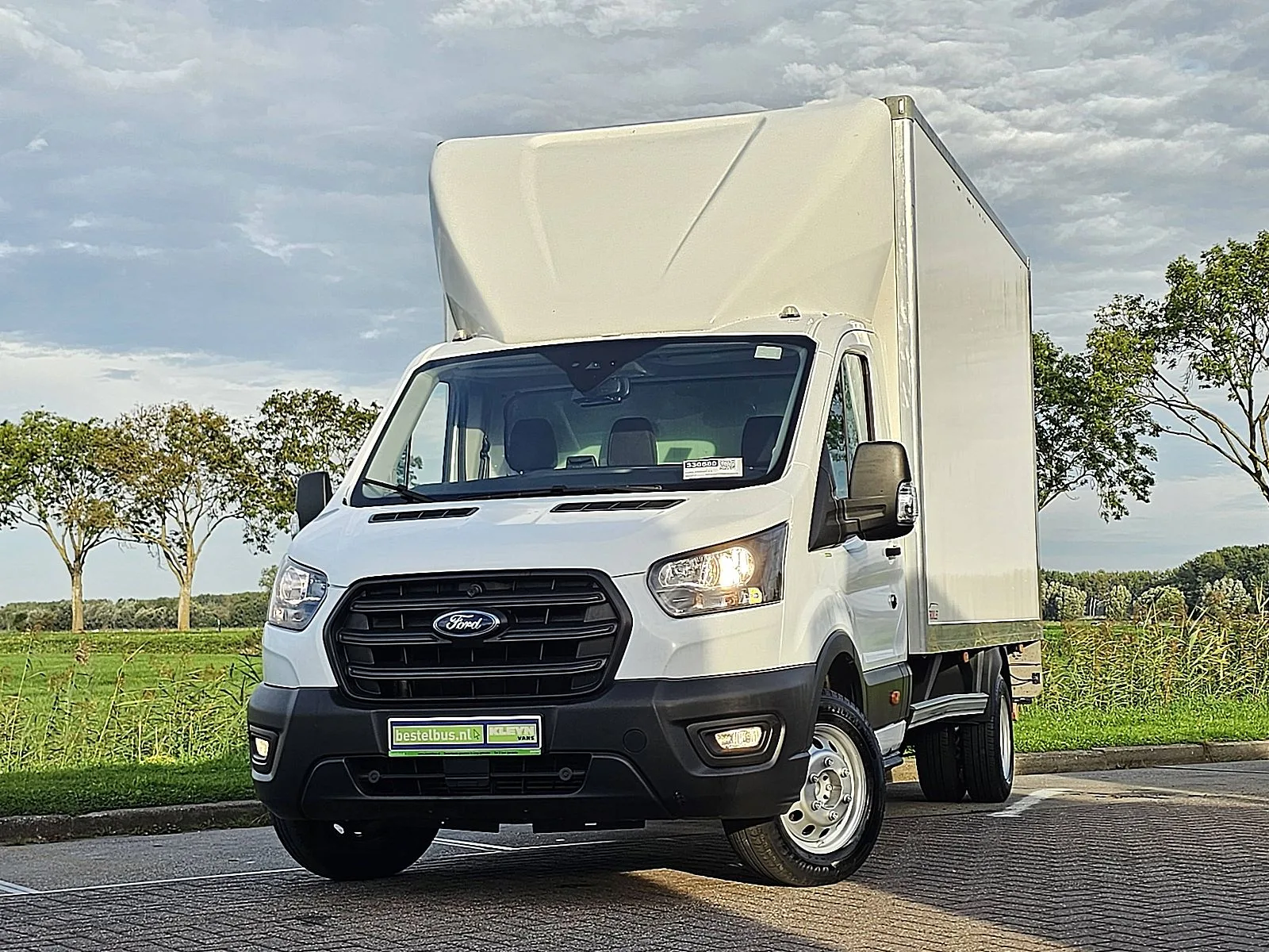 Ford Transit (2023) — foto 1