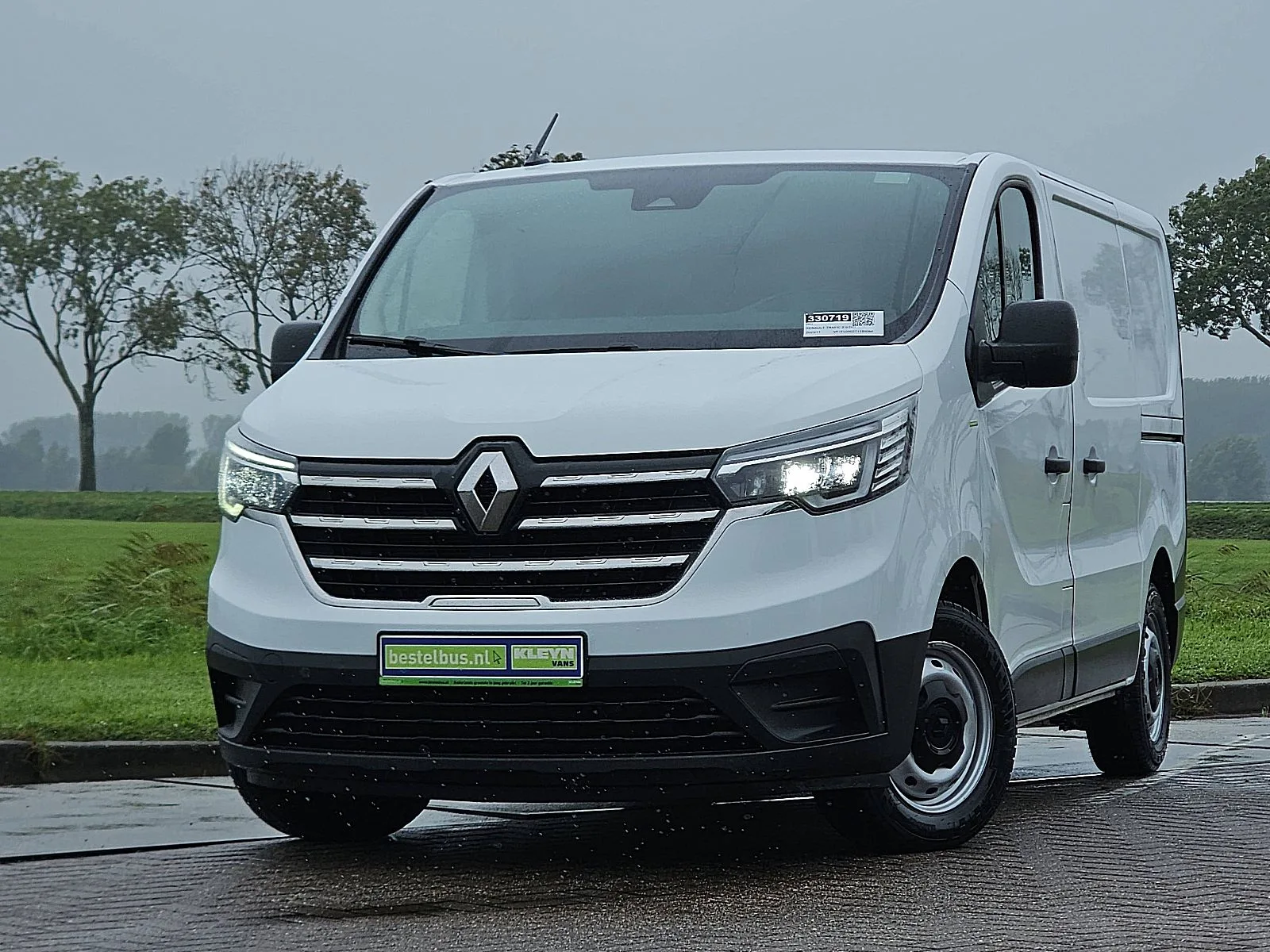 Renault Trafic (2023) — foto 1