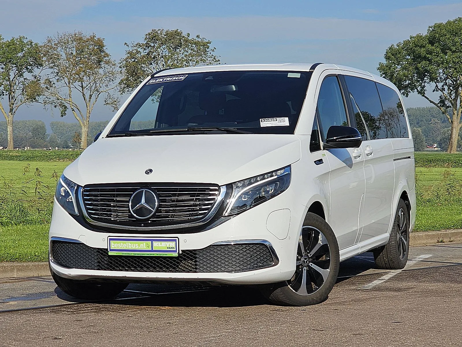 Mercedes-Benz EQV (2022) — foto 1