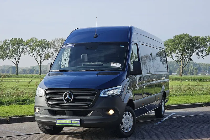 Mercedes-Benz Sprinter (2023)