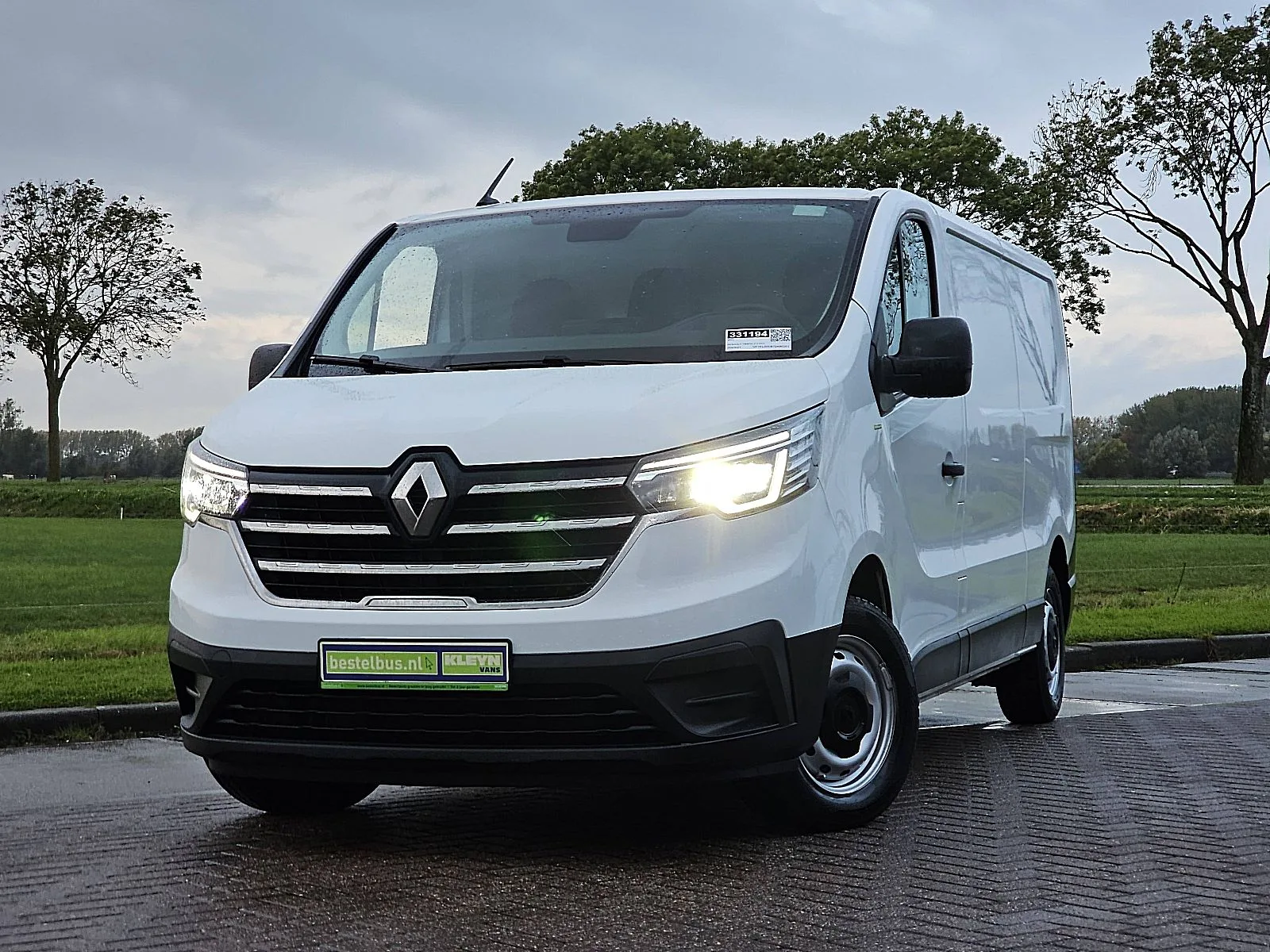 Renault Trafic (2023) — foto 1