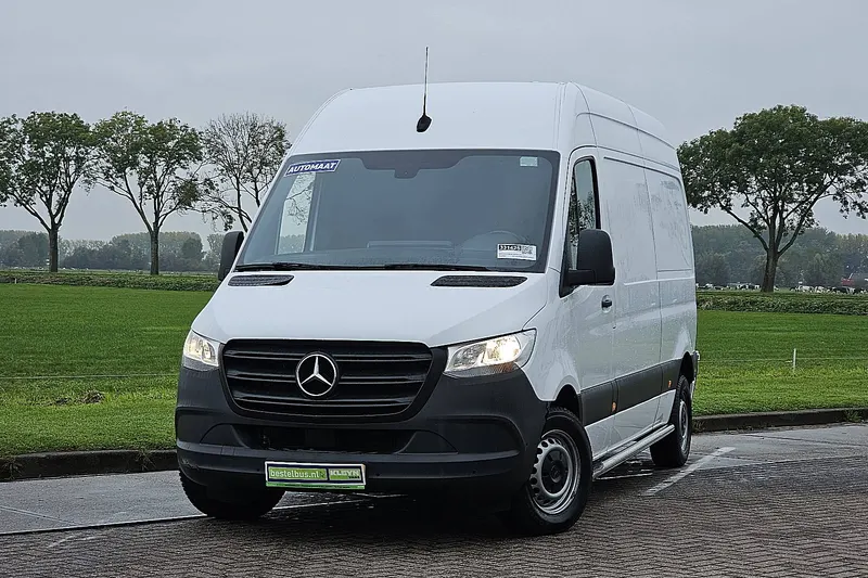 Mercedes-Benz Sprinter (2023)