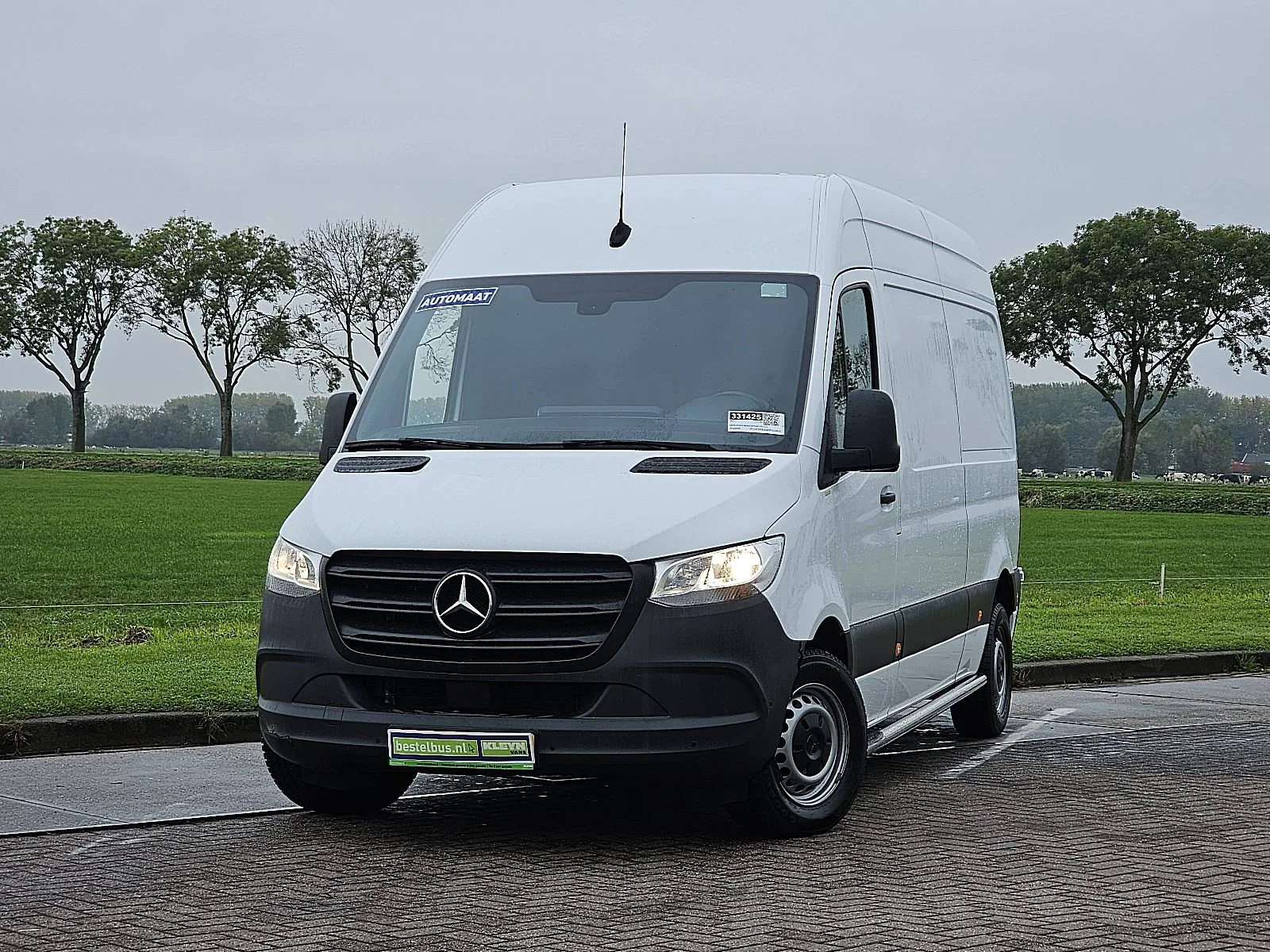 Mercedes-Benz Sprinter (2023) — foto 1