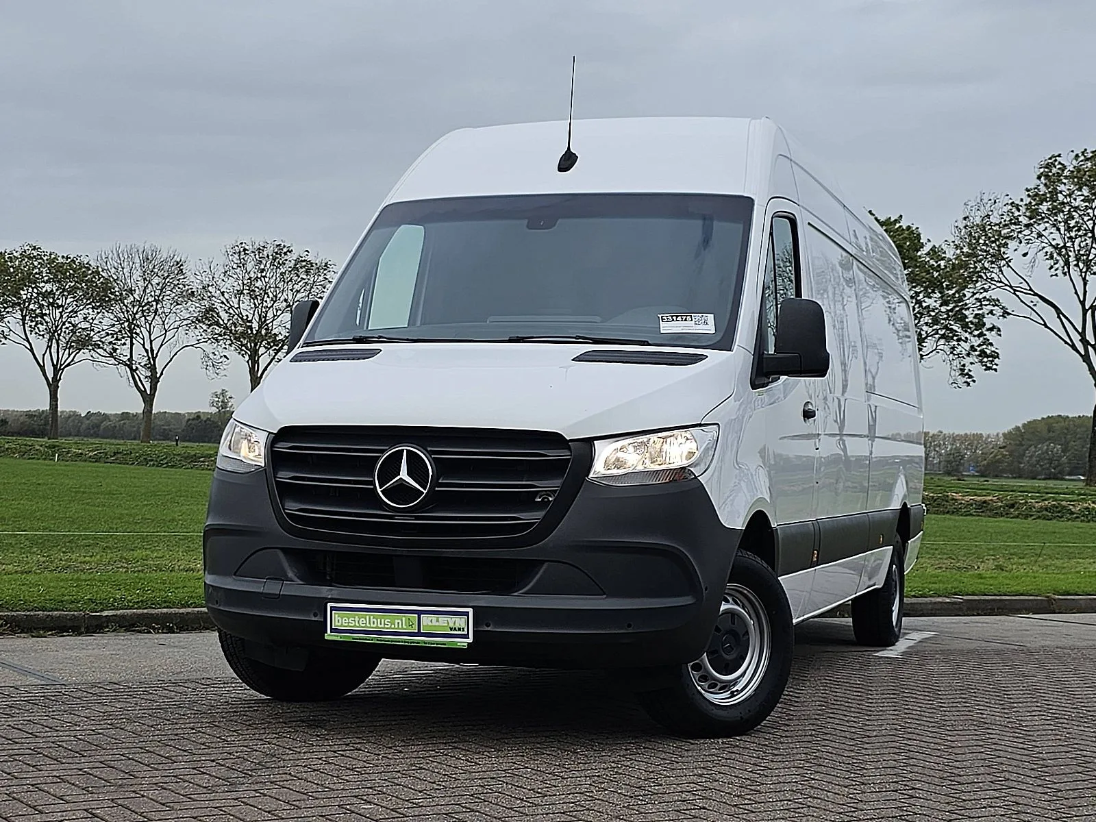 Mercedes-Benz Sprinter (2023) — foto 1
