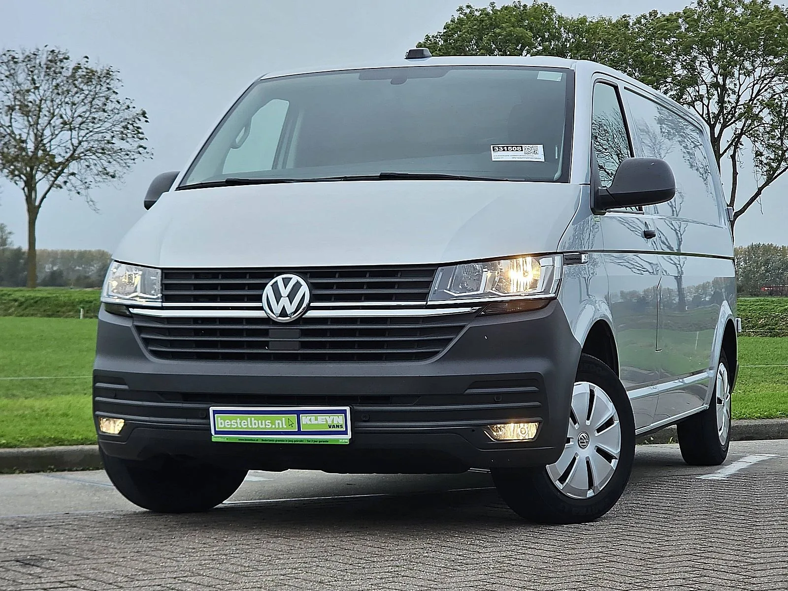 Volkswagen Transporter (2022) — foto 1