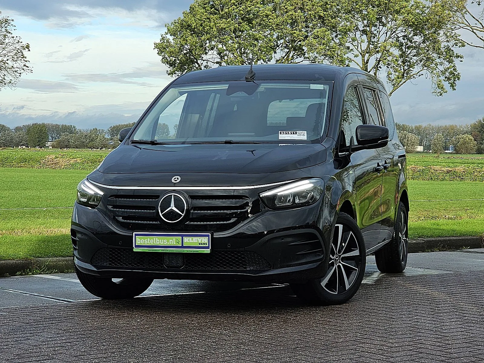 Mercedes-Benz EQT (2024) — foto 1