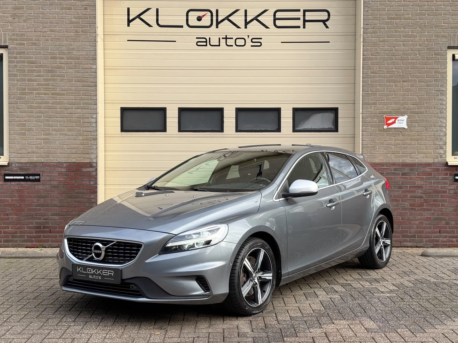 Volvo V40 (2019) — foto 1
