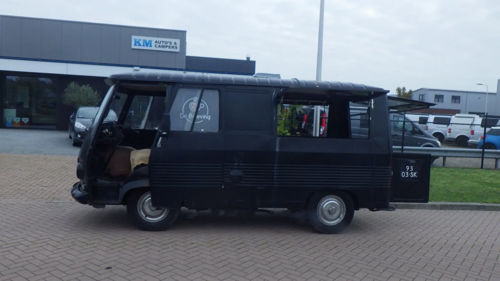 Peugeot J7 (1971) — foto 1