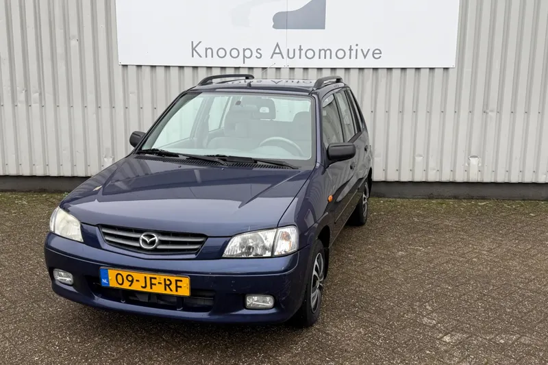 Mazda Demio (2002)